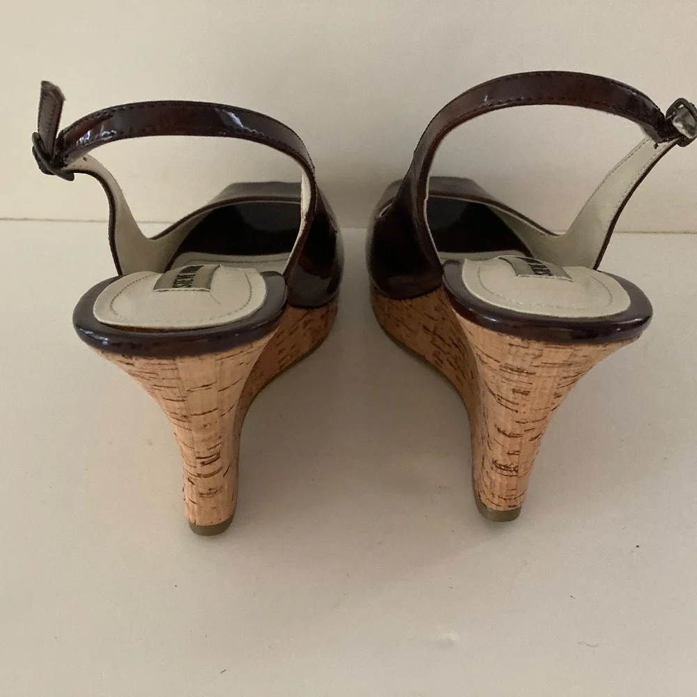 Steve Madden Coppery Brown Wedge Sandals/8 1/2/EXCELLENT CONDITION/WORN ONCE!